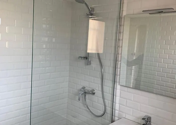 Climatisé 2 Pièces Avec Terrasse Et Parking - Classé 2 étoiles - Fr-1-326-690 Appartement Marseillan (Herault)