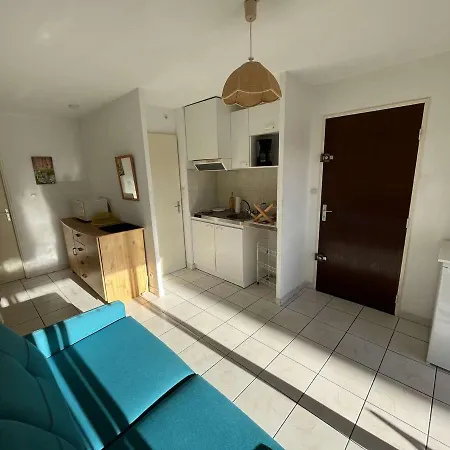 2 Pieces Avec Piscine, Parking, Proche Commerces - - Fr-1-387-188 Apartment *