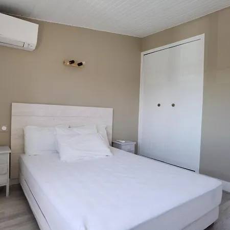 Climatise 2 Pieces Avec Terrasse Et Parking - Classe 2 Etoiles - Fr-1-326-690